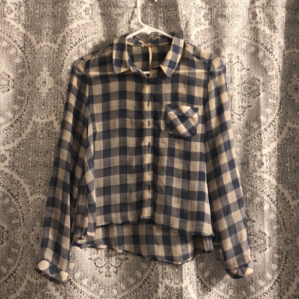 ✨3/$20✨Free People Cropped/Checkered Button Down